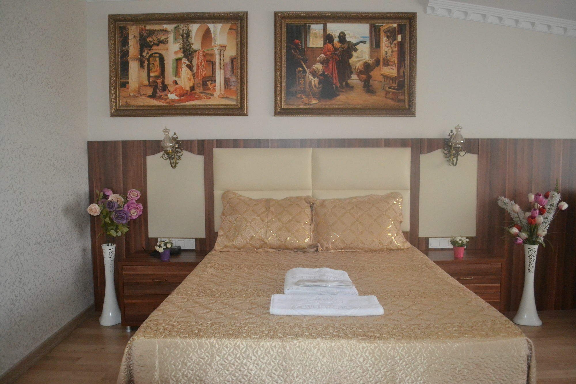 Peradise Hotel